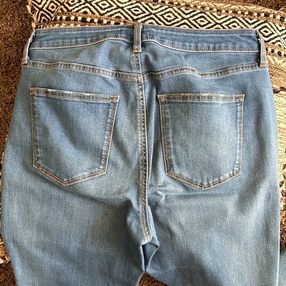 5/$20 Sonoma curvy skinny jeans, size 10. Distressing on thigh and knee. - Picture 4 of 4